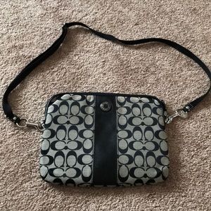 🌻Coach iPad or tablet Bag